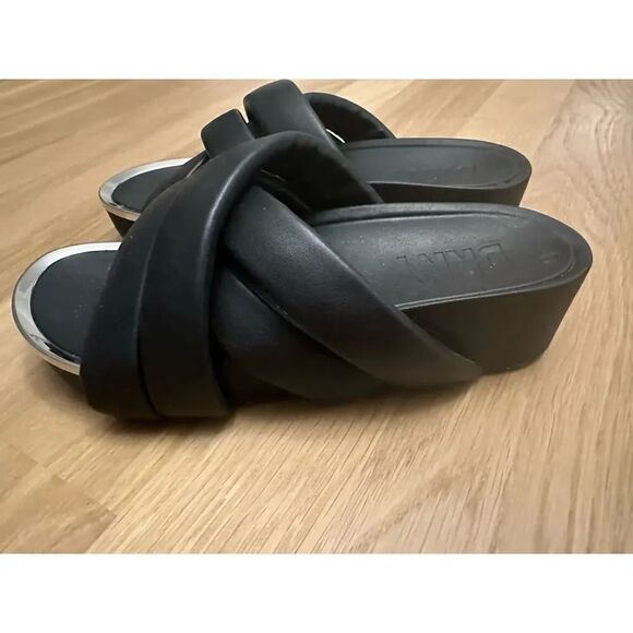 DKNY Sand  Cross Vienna Puffy Strap - Picture 2 of 6